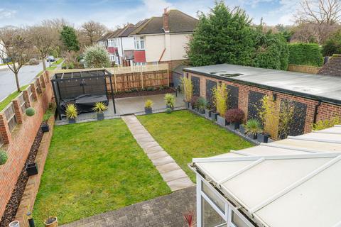 46 Sandy Ridge, Chislehurst, BR7 5DR