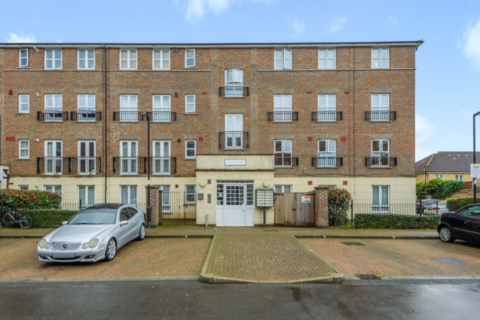 2 bedroom flat to rent, Gareth Drive, London N9