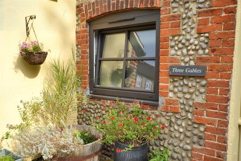 3 bedroom cottage for sale, Holt Road, Gresham, Norwich