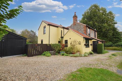 3 bedroom cottage for sale, Holt Road, Gresham, Norwich