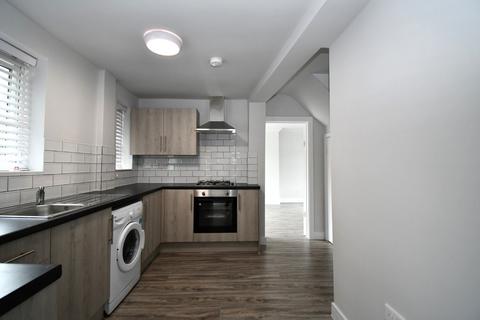 5 bedroom semi-detached house to rent, Denmark Street, London, E13