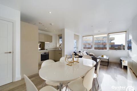 1 bedroom flat for sale, Montmorency Gardens, London, N11