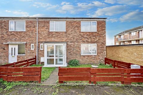 4 bedroom end of terrace house for sale, Deal Close, Huntingdon, Cambridgeshire.