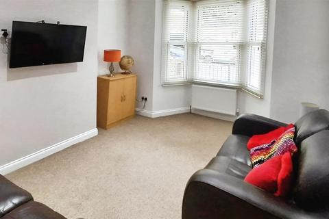 4 bedroom terraced house for sale, Boundary Road, Chatham