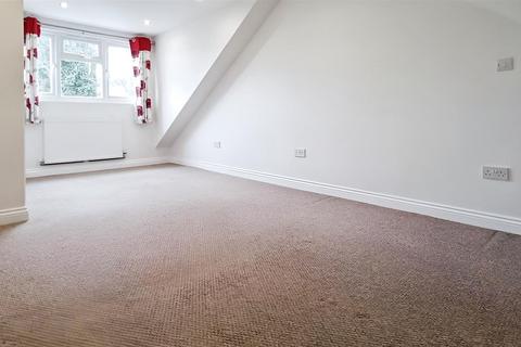 4 bedroom terraced house for sale, Boundary Road, Chatham