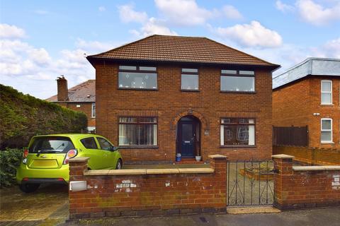 100 Bloomfield Road, Gloucester, GL1 5BP