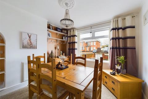 100 Bloomfield Road, Gloucester, GL1 5BP