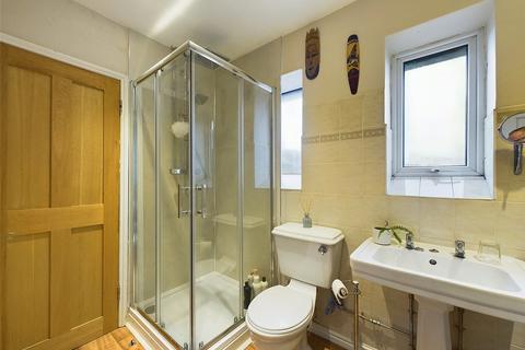 100 Bloomfield Road, Gloucester, GL1 5BP