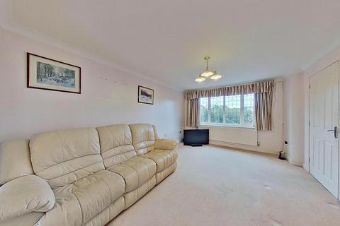 4 bedroom detached house for sale, Petrel Close, Herne Bay, CT6 6NT