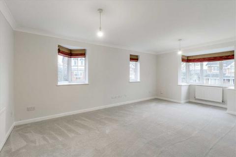 12 Johnsons Field, Olney, MK46 5JF