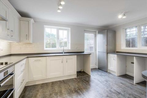 12 Johnsons Field, Olney, MK46 5JF