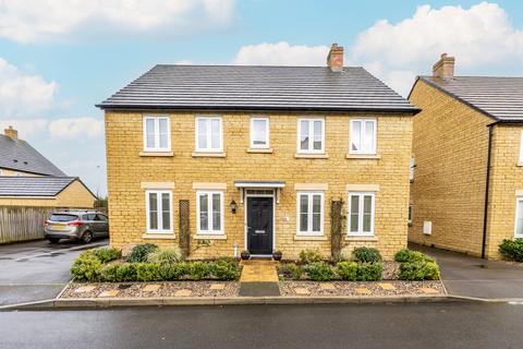 4 bedroom detached house for sale, Blush Crescent, Carterton, Oxfordshire, OX18