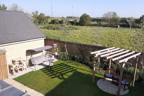5 Blush Crescent, Carterton, OX18 1DA