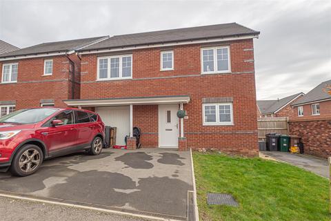 4 bedroom detached house for sale, Marble Drive, Swadlincote DE11