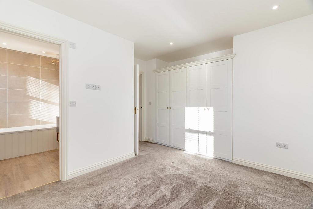 Master Bedroom - B.jpg