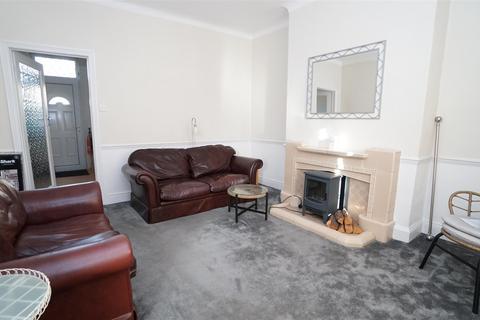 2 bedroom terraced house for sale, Apperley Road, Idle, Bradford