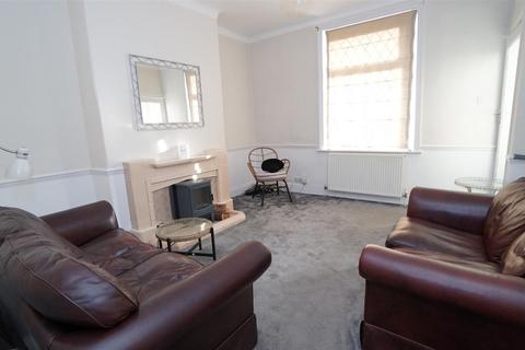 2 bedroom terraced house for sale, Apperley Road, Idle, Bradford