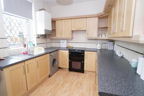 2 bedroom terraced house for sale, Apperley Road, Idle, Bradford