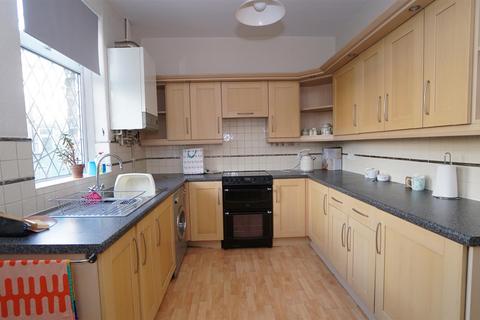 2 bedroom terraced house for sale, Apperley Road, Idle, Bradford