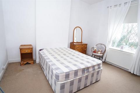 57 Apperley Road, Idle, Bradford, BD10 9SH