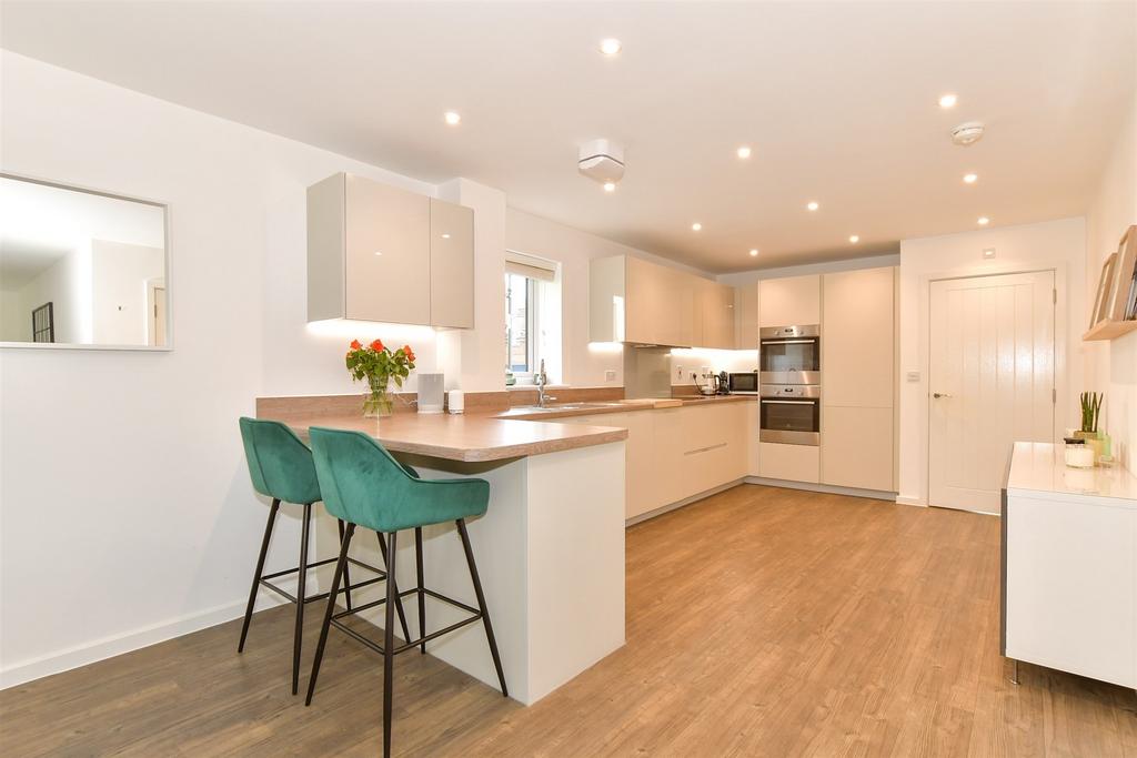 Kitchen/Dining Area