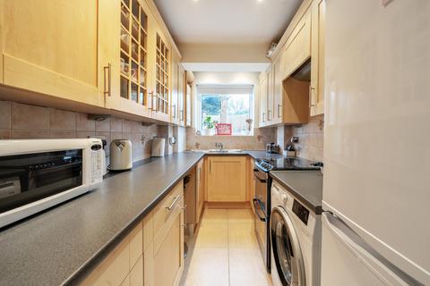 3 bedroom end of terrace house for sale, South Park Crescent, London