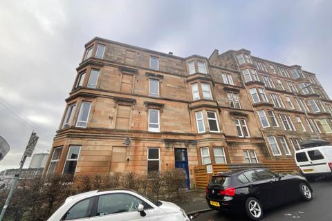 2 bedroom flat to rent, Brownlie Street, Glasgow G42