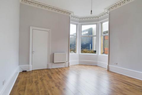 2 bedroom flat to rent, Brownlie Street, Glasgow G42