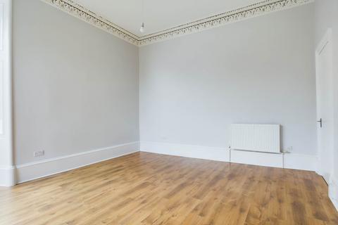 2 bedroom flat to rent, Brownlie Street, Glasgow G42