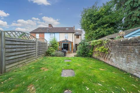 4 bedroom end of terrace house for sale, Mead Road, Cranleigh, GU6