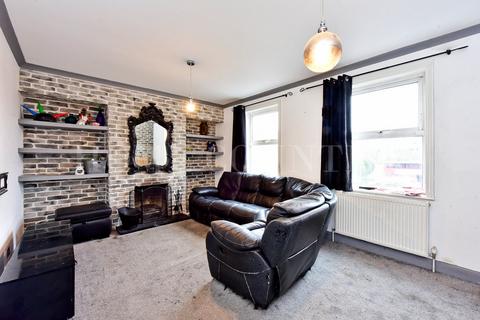 3 bedroom flat for sale, High Street, Potters Bar, EN6