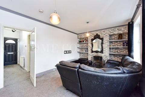 3 bedroom flat for sale, High Street, Potters Bar, EN6