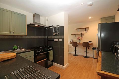 20 Edmondes Close, Warwick, CV34 5TX