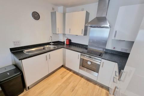 1 bedroom apartment to rent, Bute Crescent, Cardiff. CF10 5BX