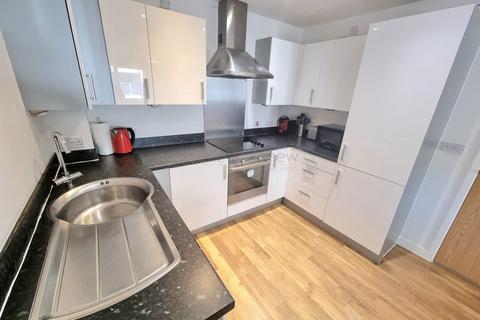 1 bedroom apartment to rent, Bute Crescent, Cardiff. CF10 5BX