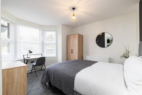 undefined, Bradford Road, Pudsey, Leeds, LS28