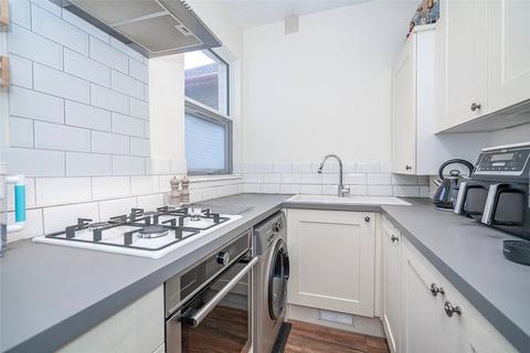 1 bedroom apartment for sale, Maidstone Road, London, N11