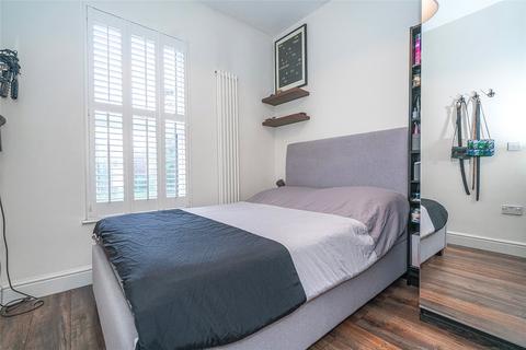 1 bedroom apartment for sale, Maidstone Road, London, N11