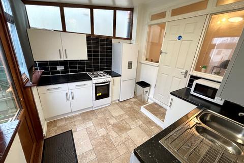 3 bedroom terraced house to rent, Surrey Road, Dagenham RM10