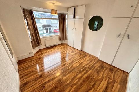 3 bedroom terraced house to rent, Surrey Road, Dagenham RM10