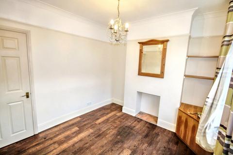 2 bedroom terraced house to rent, Finsbury Street, South bank, York, YO23