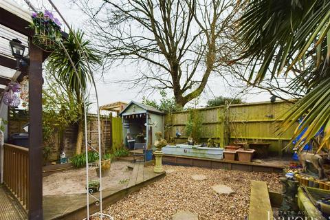 5 Cotswold Close, Basingstoke, RG22 5BA