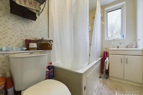 5 Cotswold Close, Basingstoke, RG22 5BA