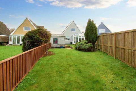 3 bedroom detached house for sale, 16 Holyland Drive