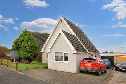 16 Holyland Drive, Pembroke