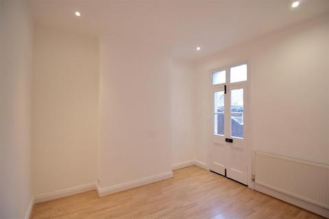 5 bedroom terraced house to rent, Trelawn Road, Brixton SW2