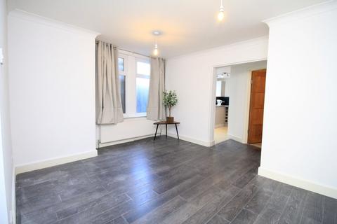 1 bedroom flat to rent, High Street, Penge SE20