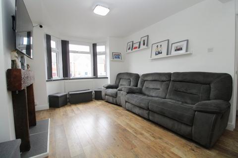 3 bedroom end of terrace house for sale, High Street, Clapham, Bedford, MK41