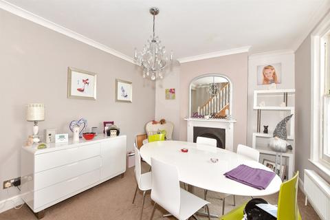 3 bedroom end of terrace house for sale, Darlinghurst Road, Folkestone, Kent