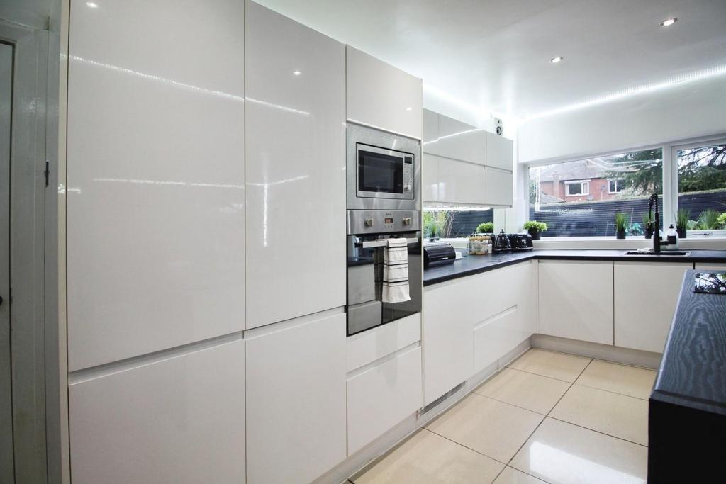 Kitchen 3.jpg